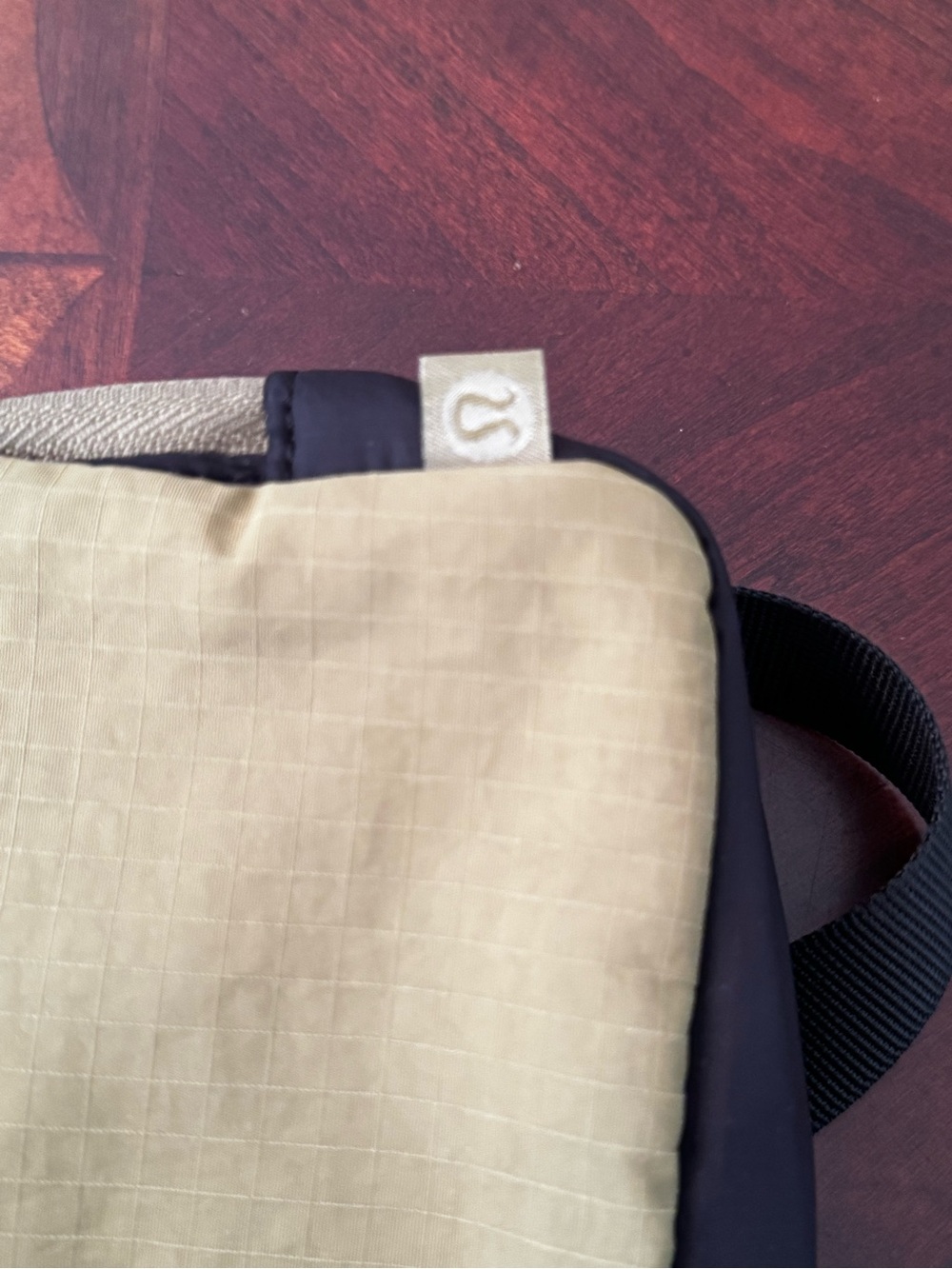 Lululemon Athletica Olive Green and Black Belt Bag, NWOT - Picture 6 of 7